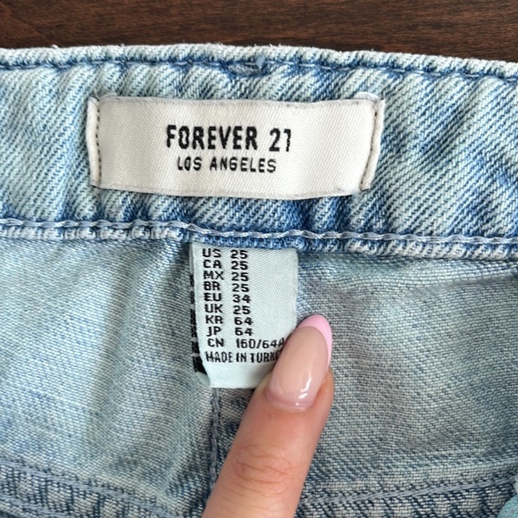 Forever 21 distressed ripped jeans light blue - Picture 3 of 4